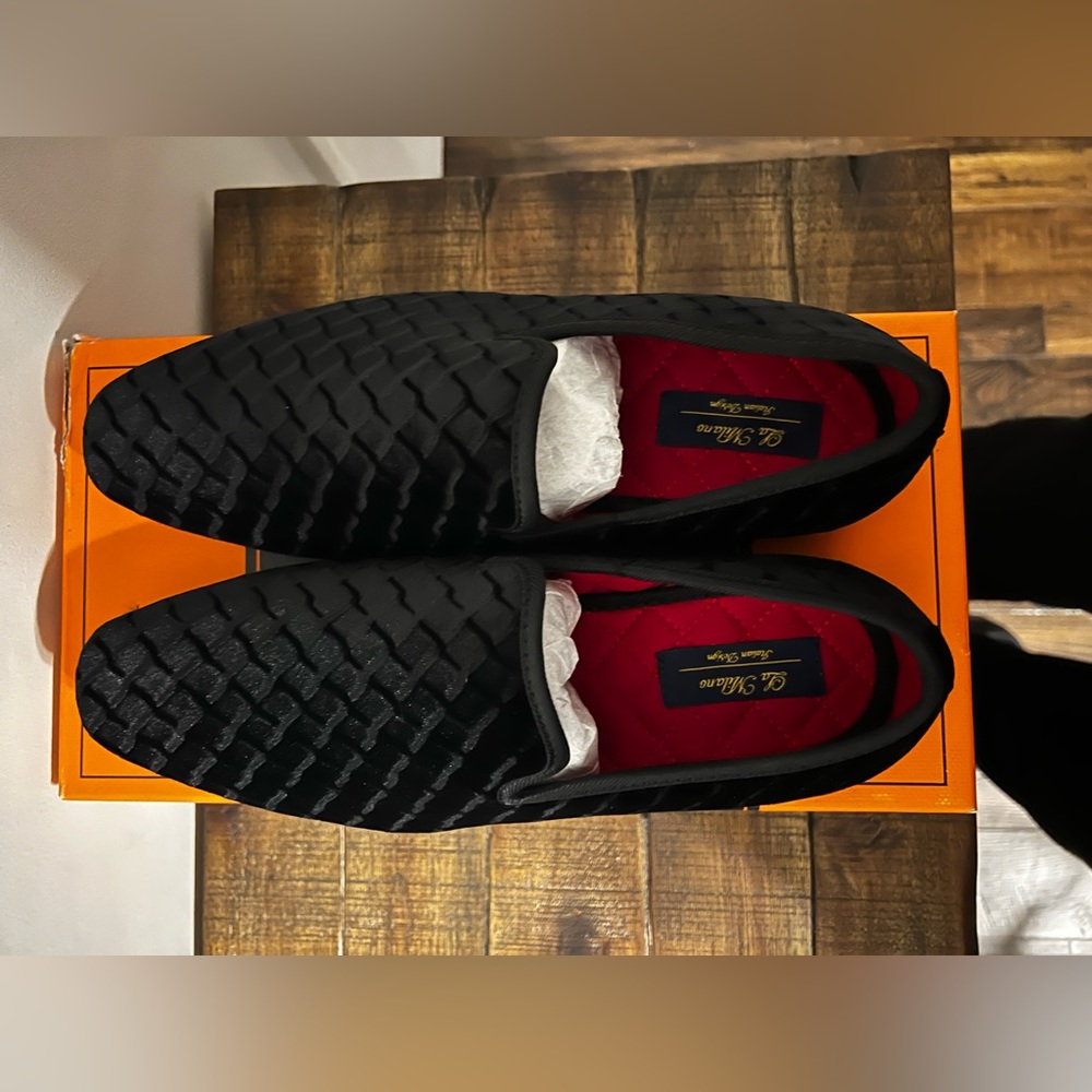 Velvet tuxedo loafers